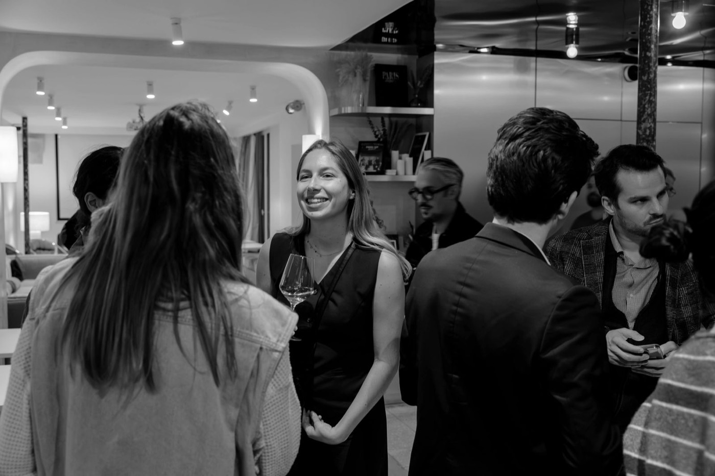 Membres de HOS lors de la soirée du 8 octobre 2026 à Paris